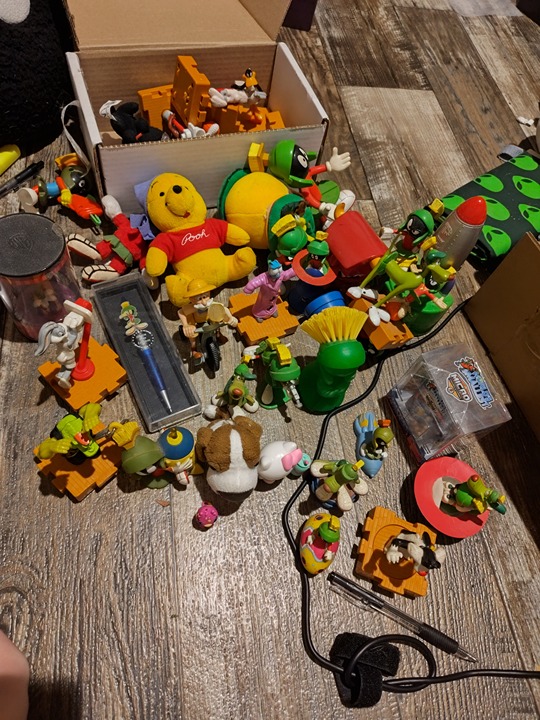 Lot of Marvin and other figures