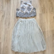 NWOT Donna Morgan Beatrix 2 Pc Embroidered Dress Set Sz 4