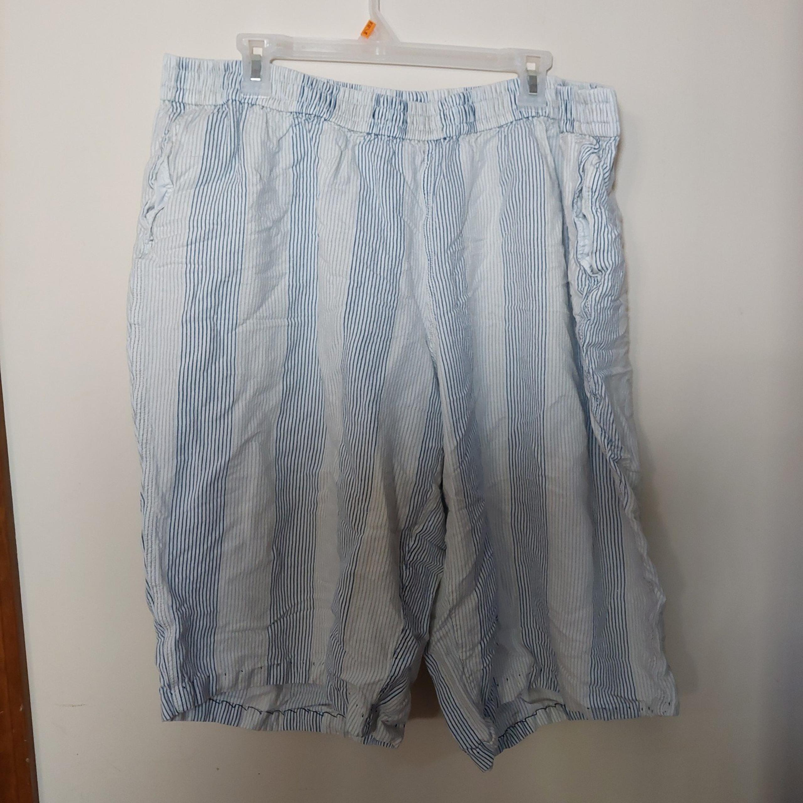 Women's 26/28W, Lane Bryant, Striped Shorts