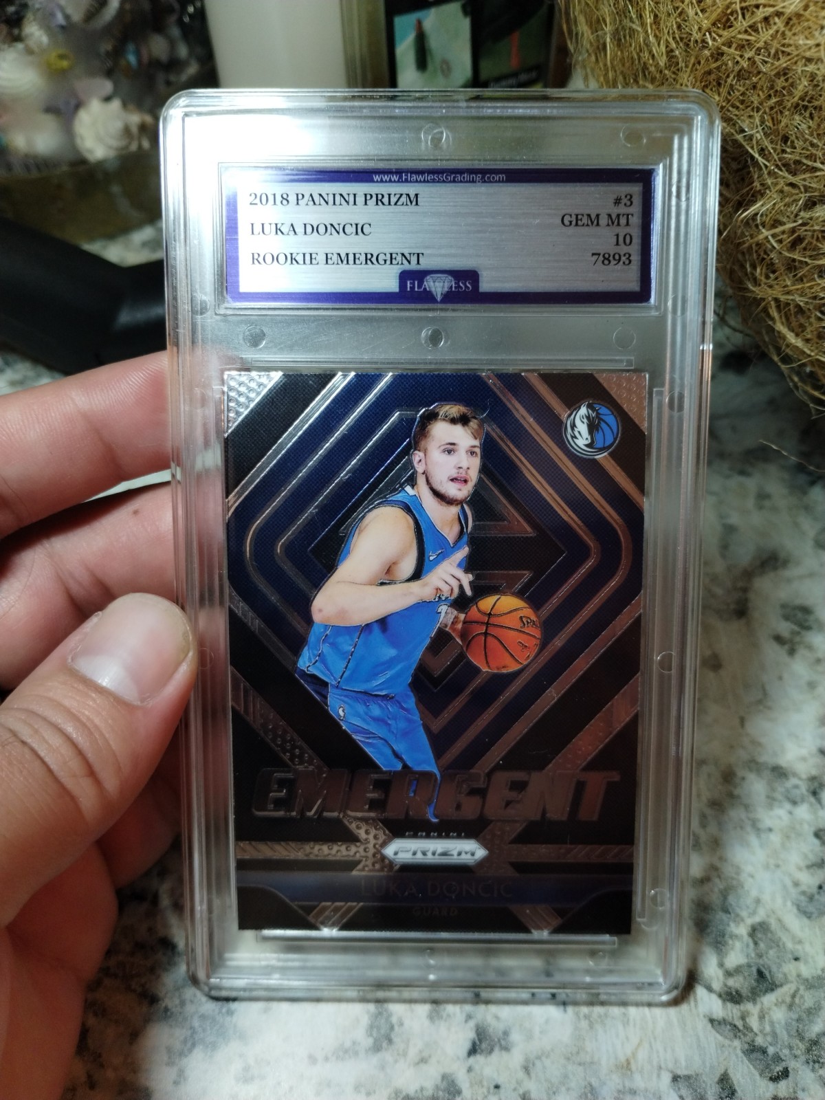 2018 Luka Doncic RC prizm emergent PSA 10
