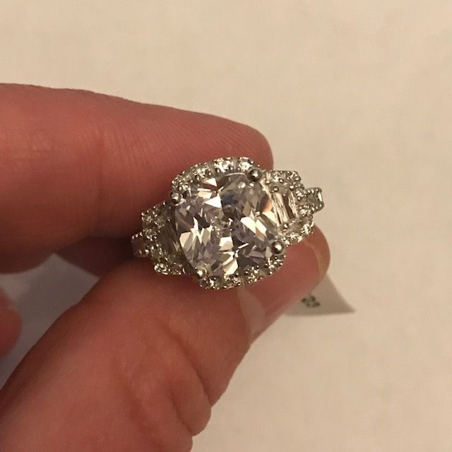 Huge beautiful 5.35 Ct Engagement ring