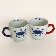 Arita Ware Porcelain Mugs Proposed Peony 1 Red & 1 Blue Handle Set of 2 Japan