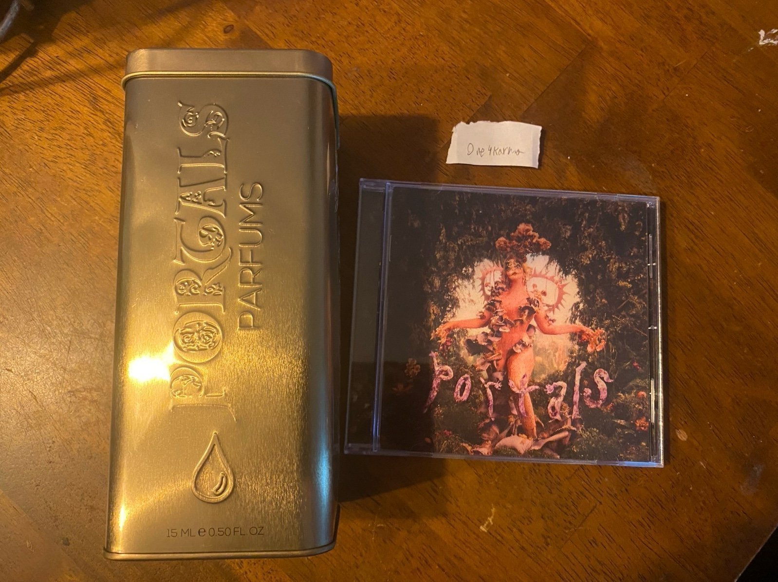 Melanie Martinez Water of Intuition Parfum + Lenticular CD (Portals)