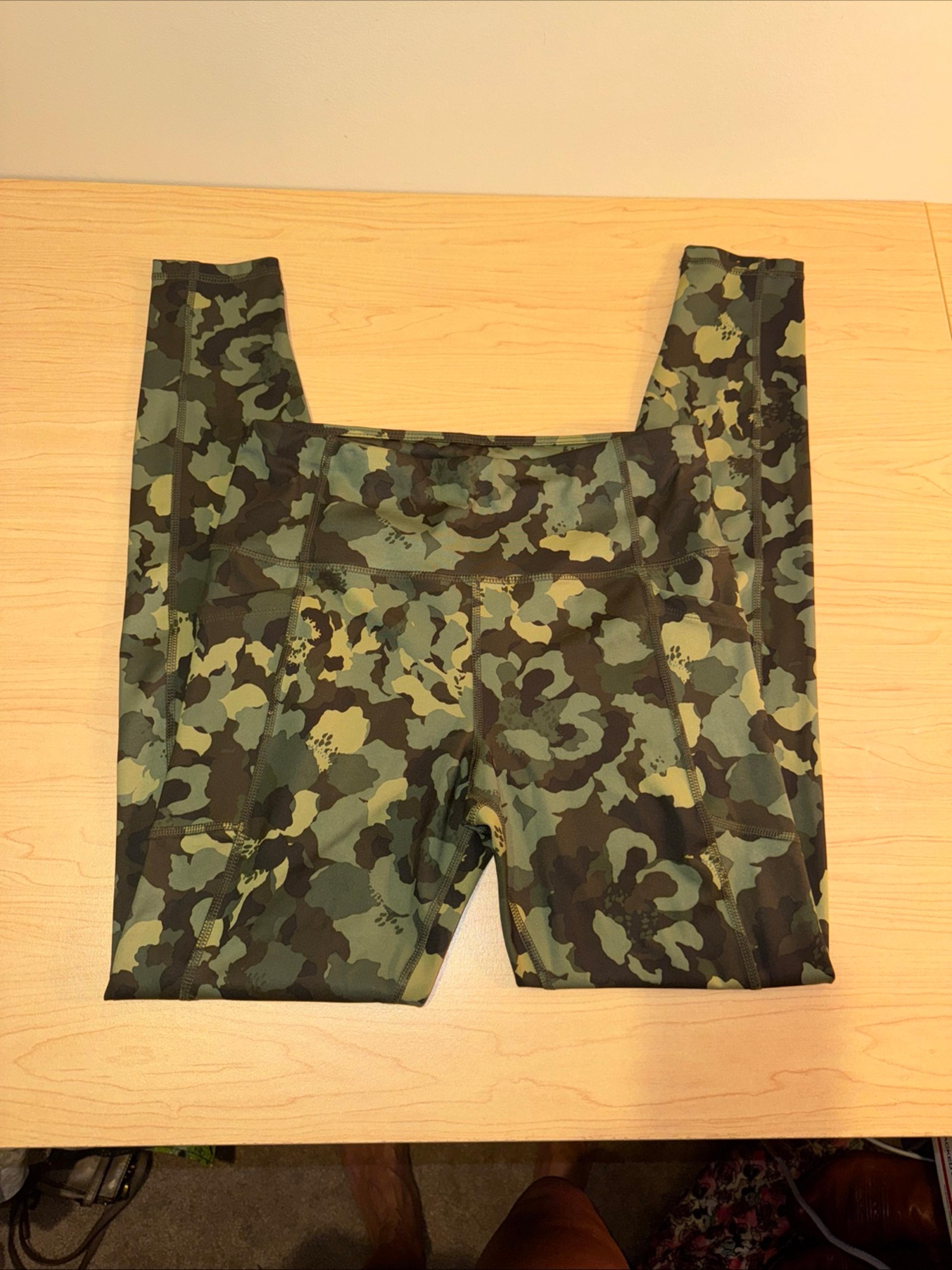 AVIA Women's Print Leggings Camo Green with Side Pockets Causal Size Small 4-6