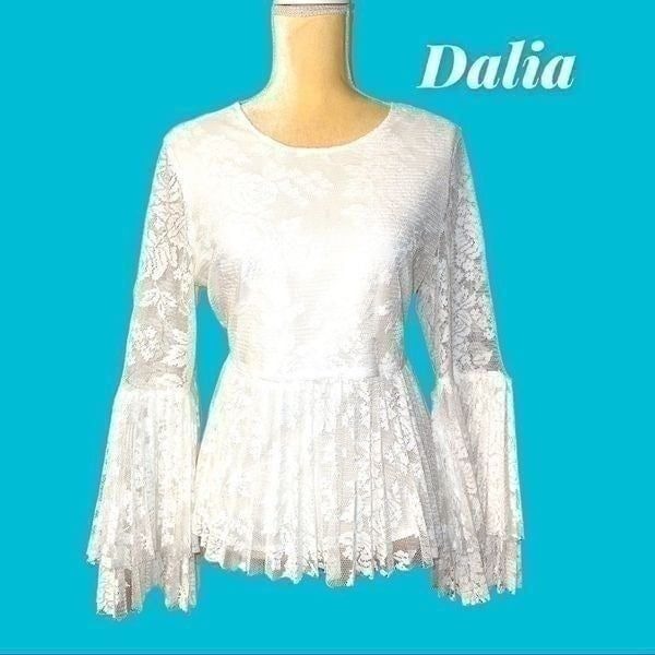 Vintage look Dalia gorgeous cream all lace beauty! This is beyond beautiful!!