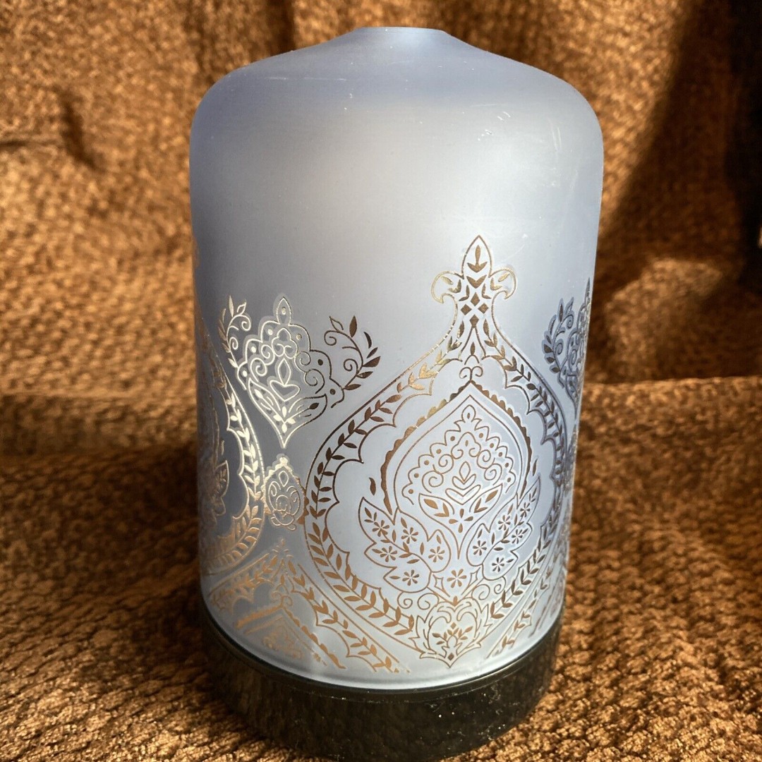 NWOT Decorative Boho Lighted Steel Blue Glass Diffuser W/2oils