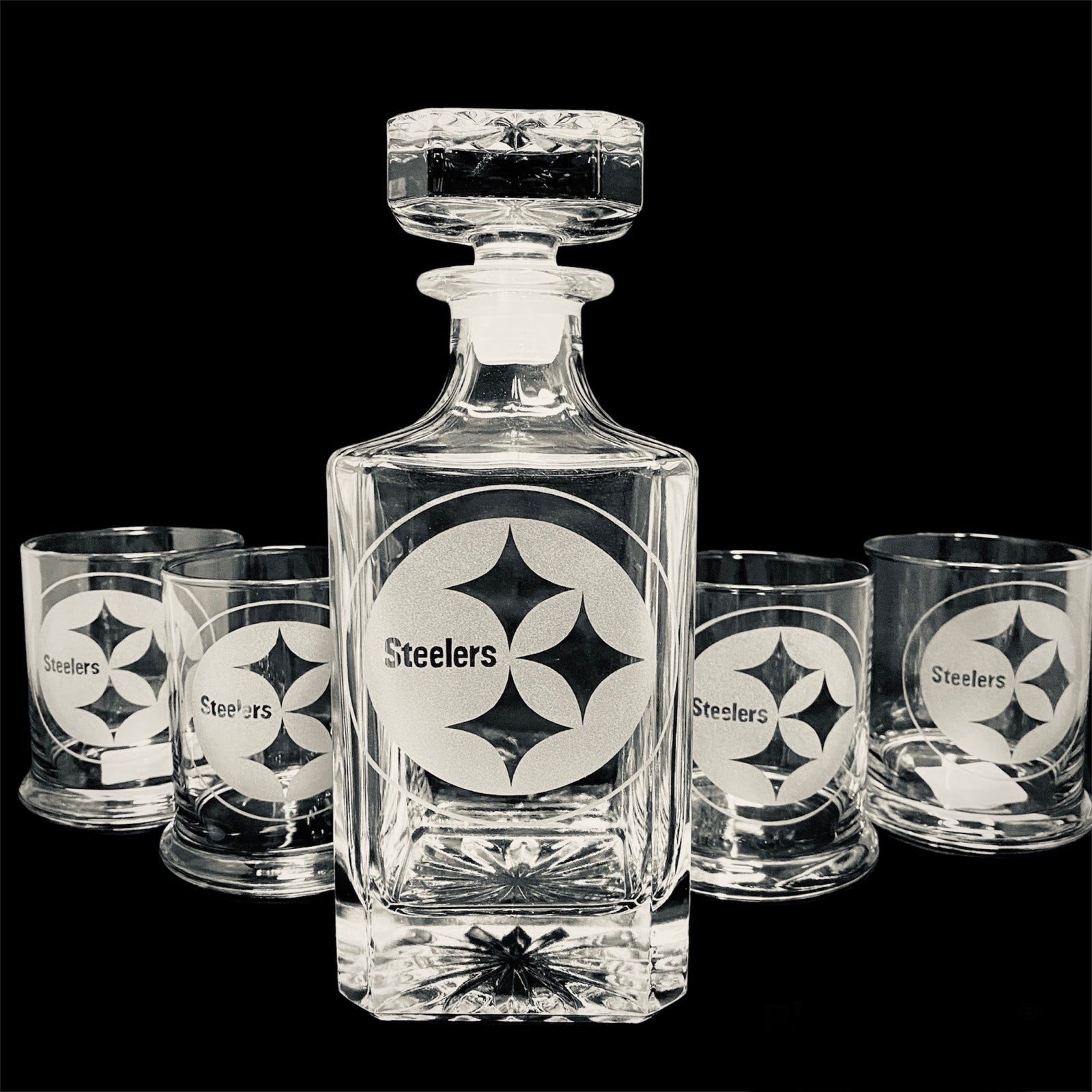 Pittsburgh STEELERS Custom Etched Decanter with 4 Matching Cocktail glasses