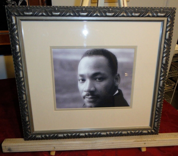 sz17.5x15.5 VINTAGE FRAMED DR. MARTIN LUTHER KING JR. MLK B&W PHOTO LD 2745
