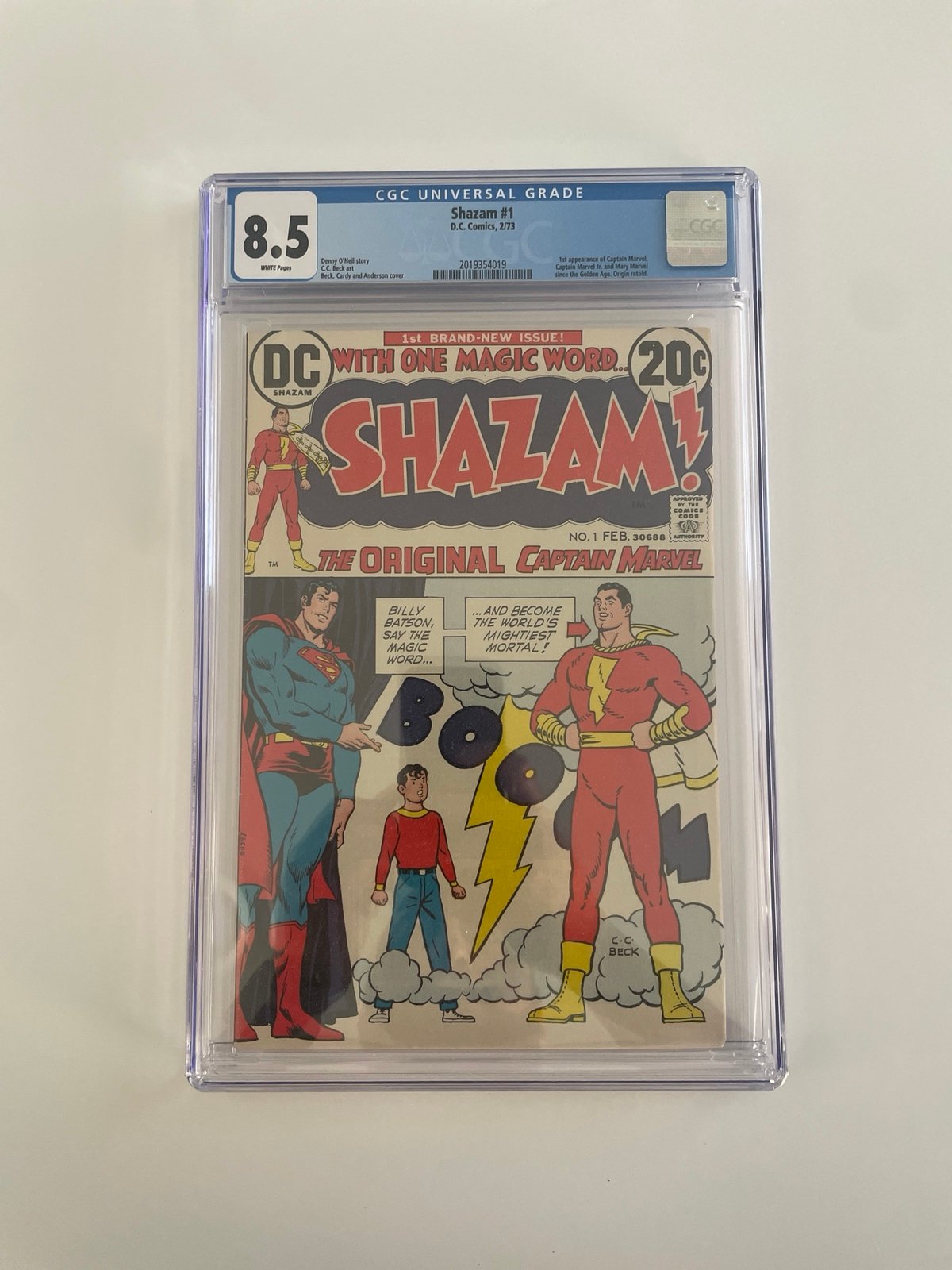 1973 Shazam #1–CGC 8.5–Original of Captain Marvel-DC Comic