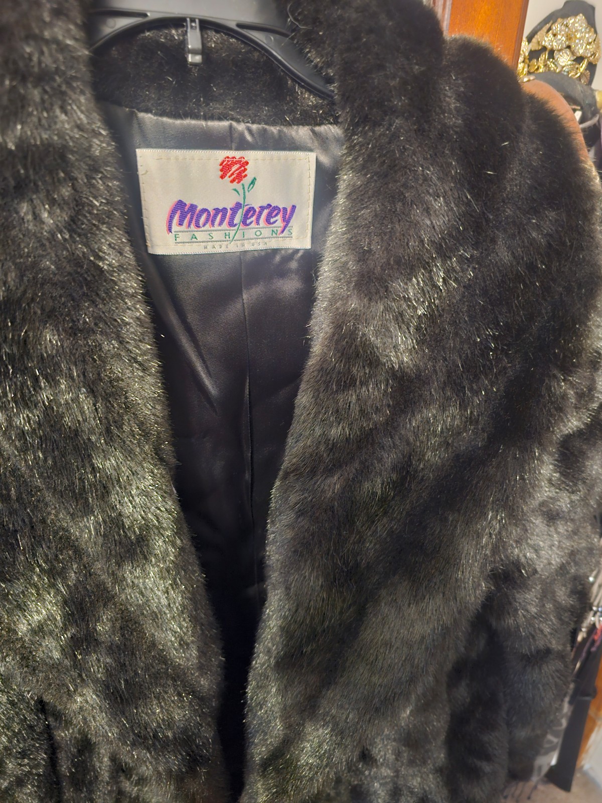 Monterey fashion faux fur coat with pockets size medium large
