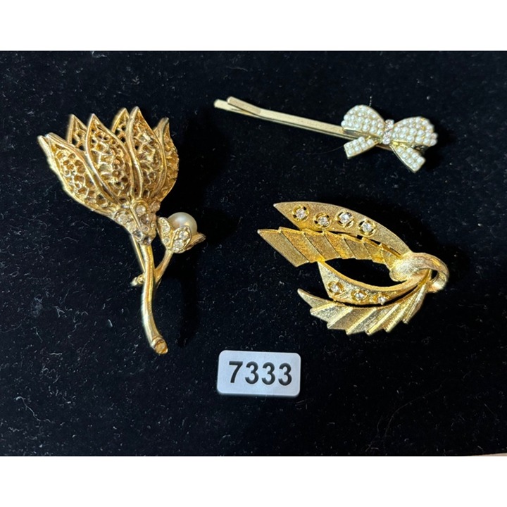 Vintage Gold-Tone Brooch & Pin Set With Rhinestones & Faux Pearl