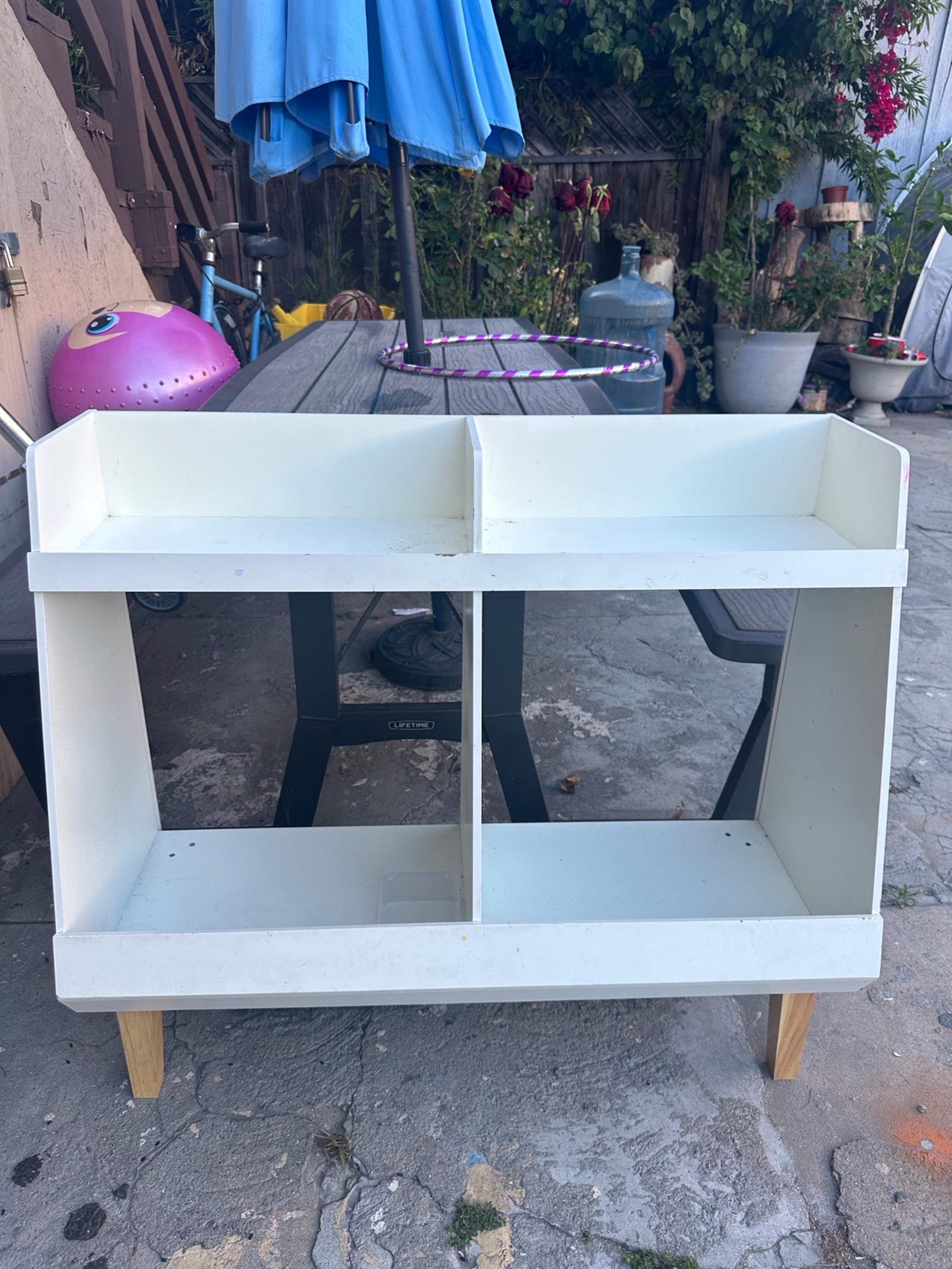 Kids bookshelf storage cubby