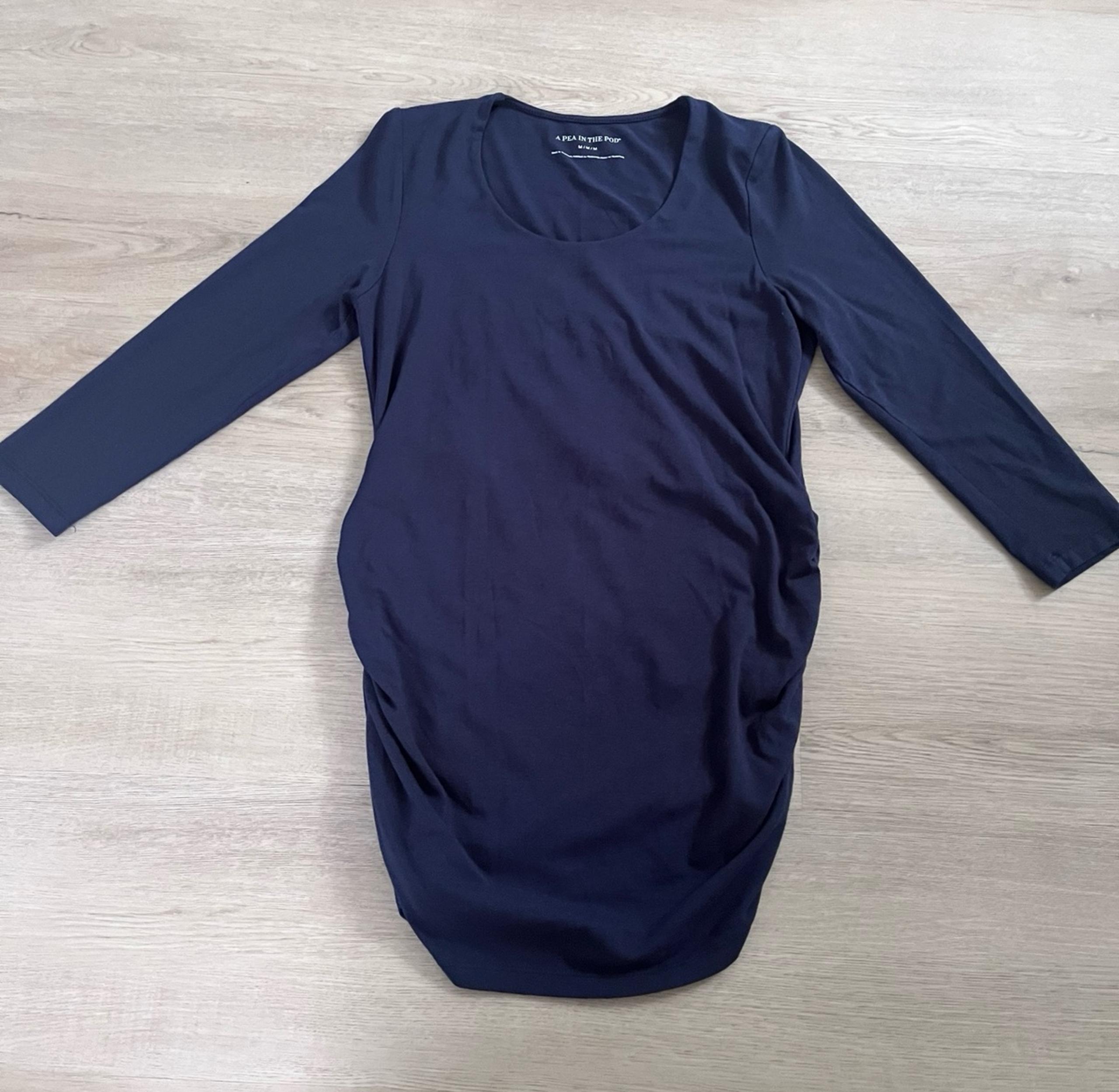 Size Medium A Pea in the Pod Maternity Shirt