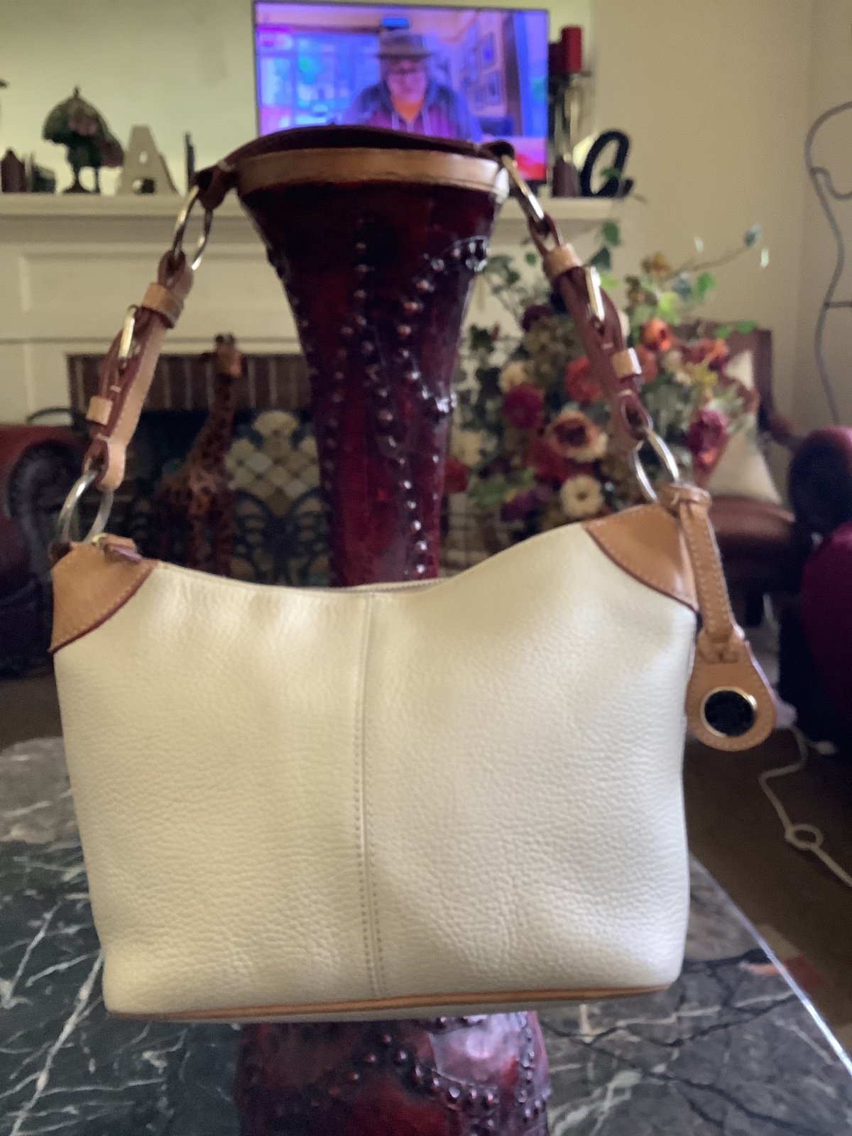 Authentic dooney & bourke nude pebbled leather all weather shoulder bag 11.5x7.5