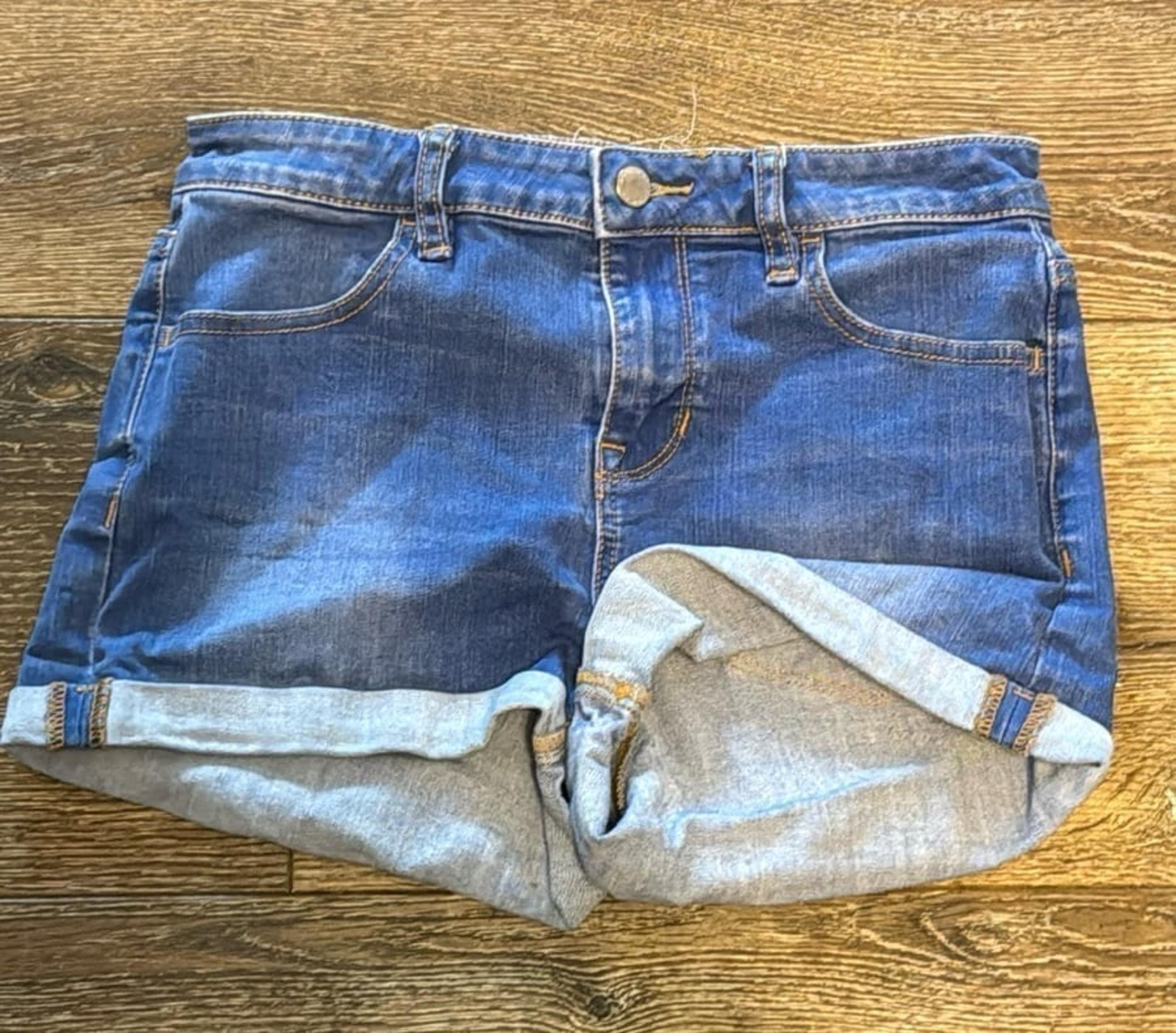 Bullhead jean Shorts 28