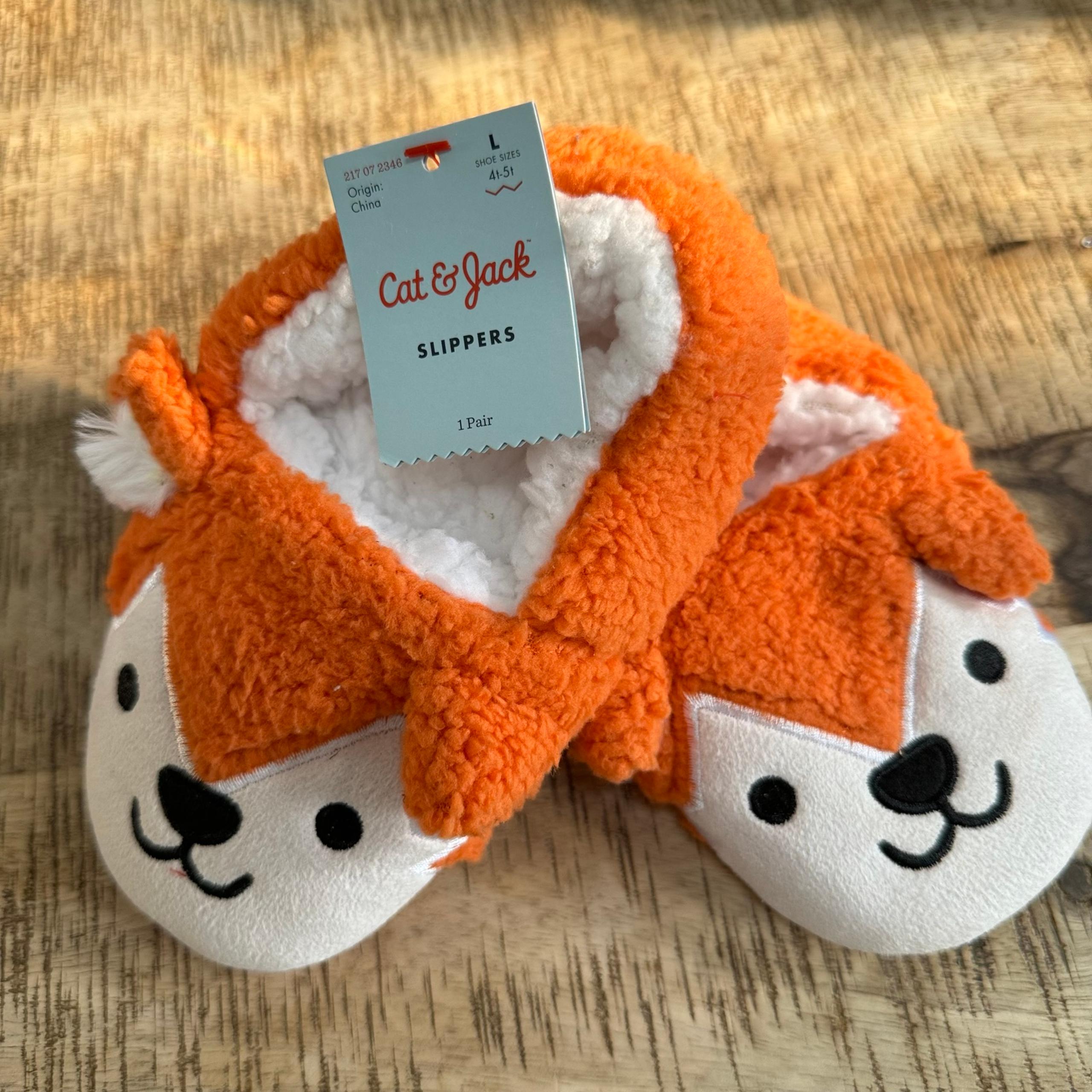Brand New with tags Adorable Fox Slippers size 4t/5t - Cat & Jack