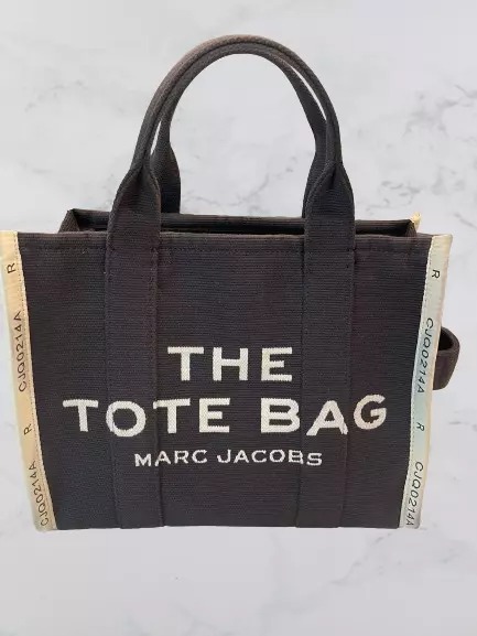 MARC JACOBS the tote bag