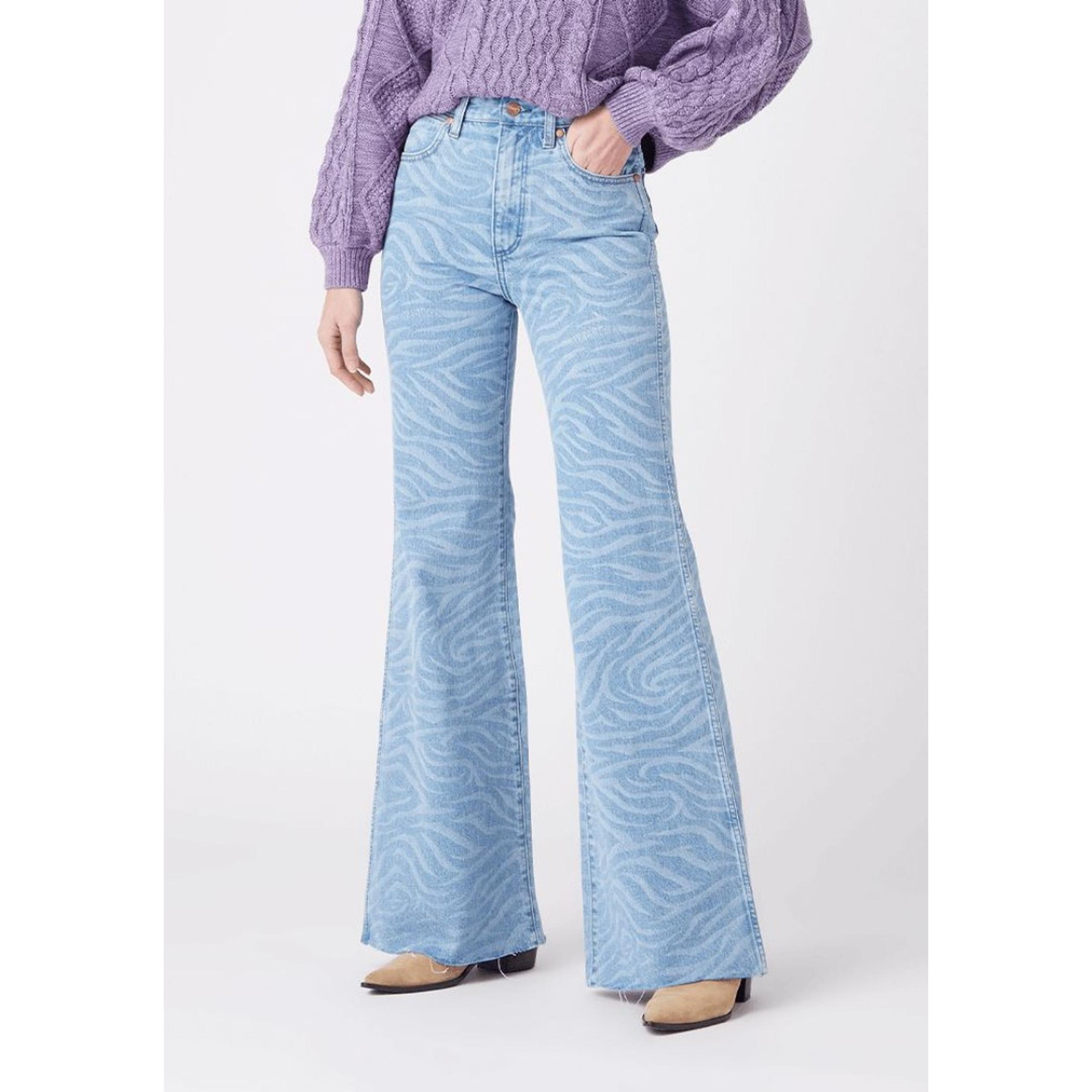 Wrangler Womens Wanderer 622 Denim Jeans 26 Tiger High Rise Flare Wide Leg Blue