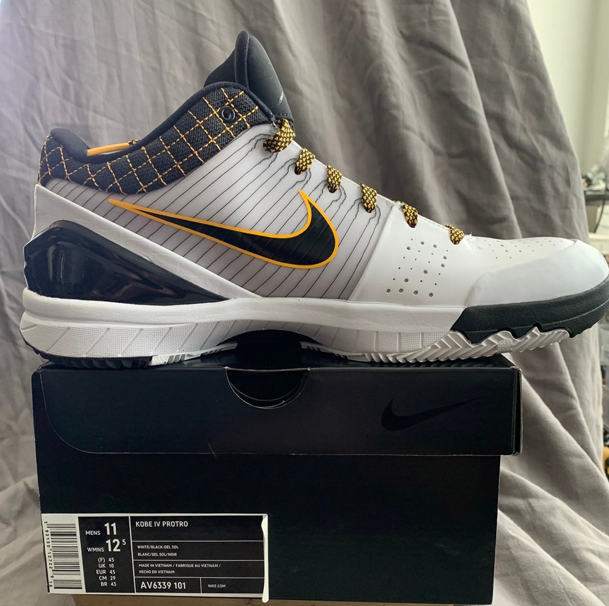 Kobe IV Protro-Collectors Item
