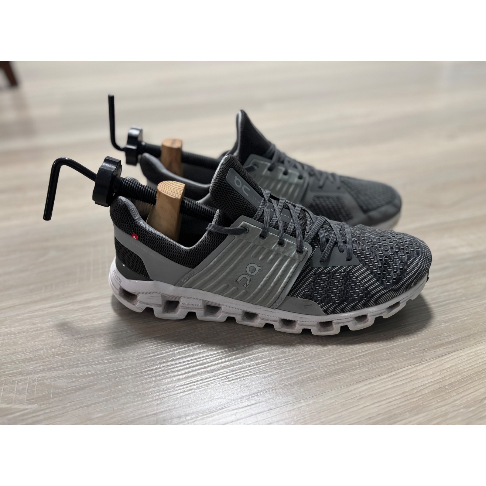 On Running Cloudswift Lightweight Running Shoes Gray Comfort Cushion Men's