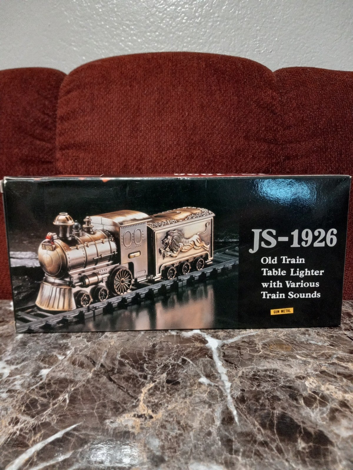 VINTAGE JS-1926 OLD TRAIN TABLE LIGHTER BOXED
