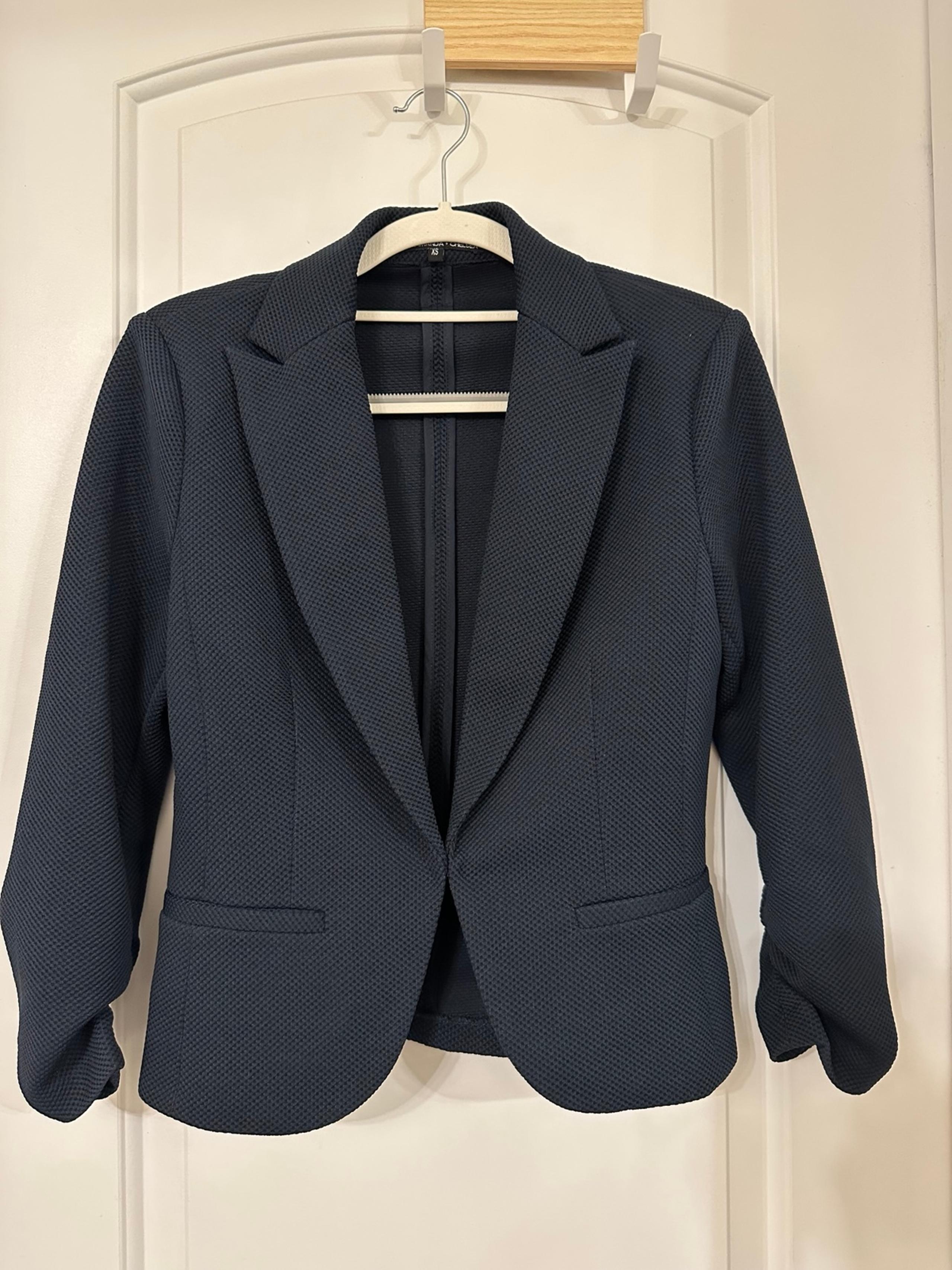 Amanda & Chelsea Notch Lapel 3/4 Sleeve Pique Knit Blazer