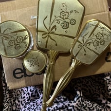 Vintage vanity set