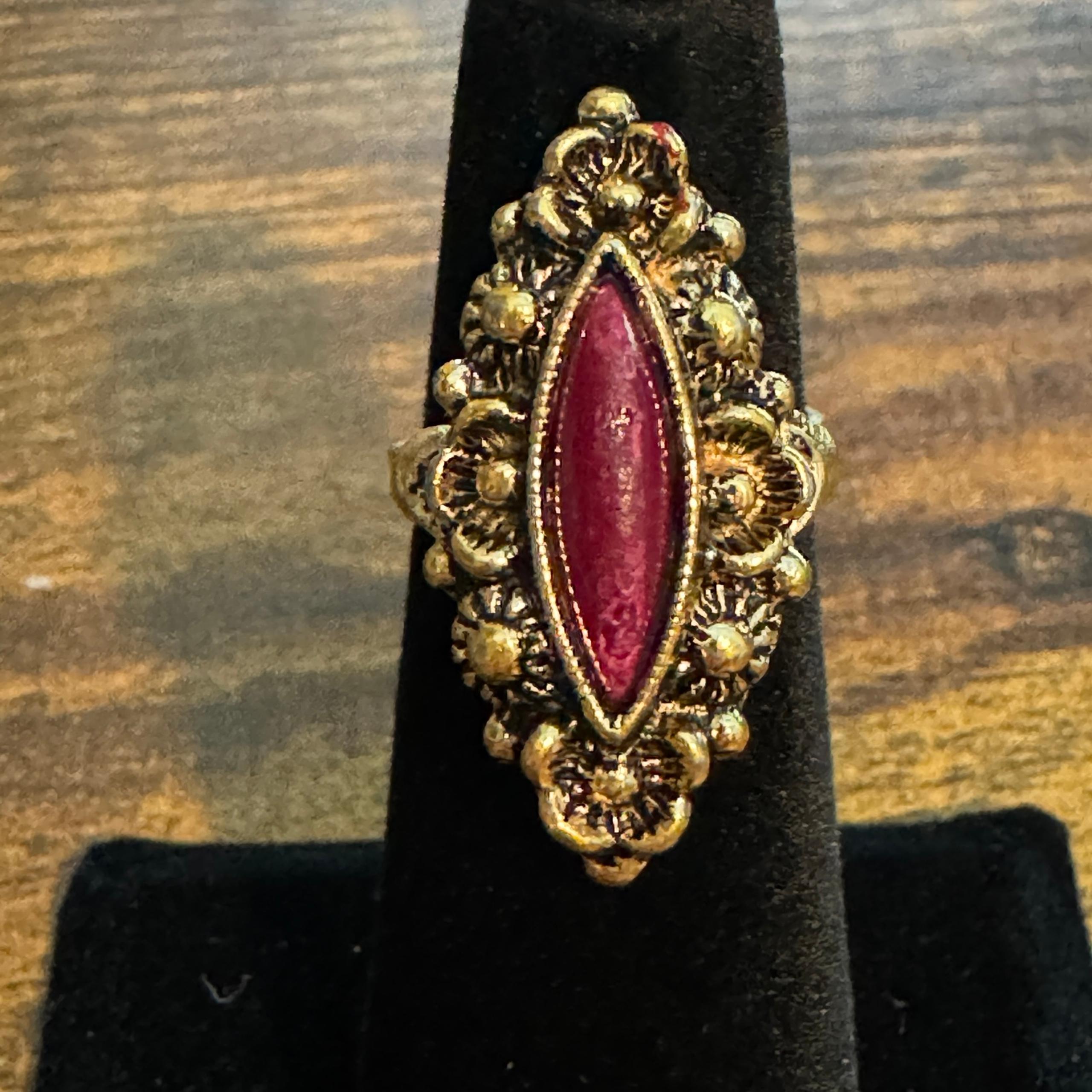Vintage Sarah Coventry Adjustable Ring – Gold-Tone with Magenta  Marquise Center