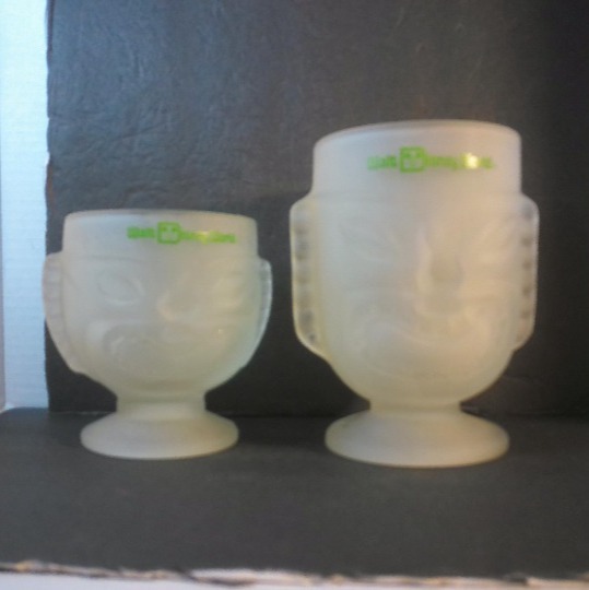 Disney Polynesian Village Frosted Mug (2)