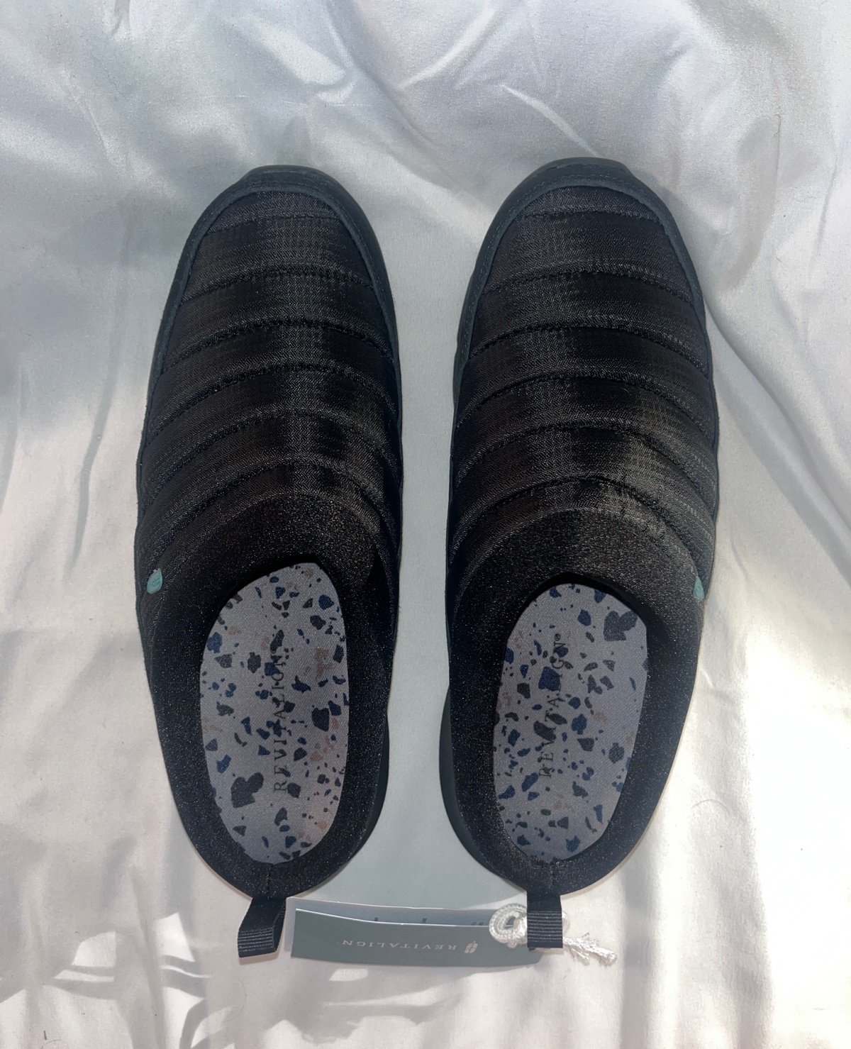 REVITALIGN Teton Slides - Size: Women’s 9D- Black