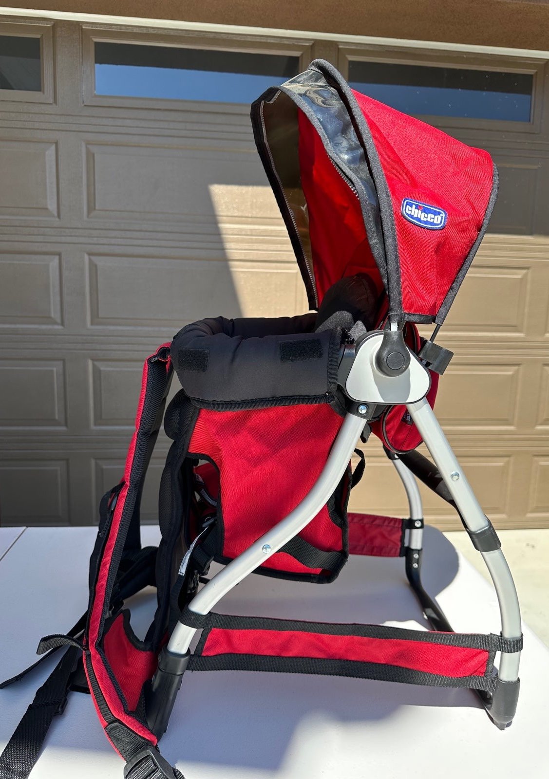 Chicco backpack store carrier red recall