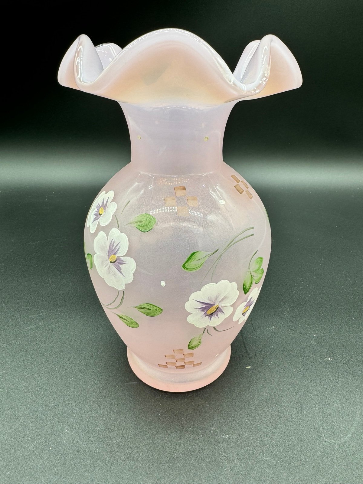 Fenton pink ruffle top vase