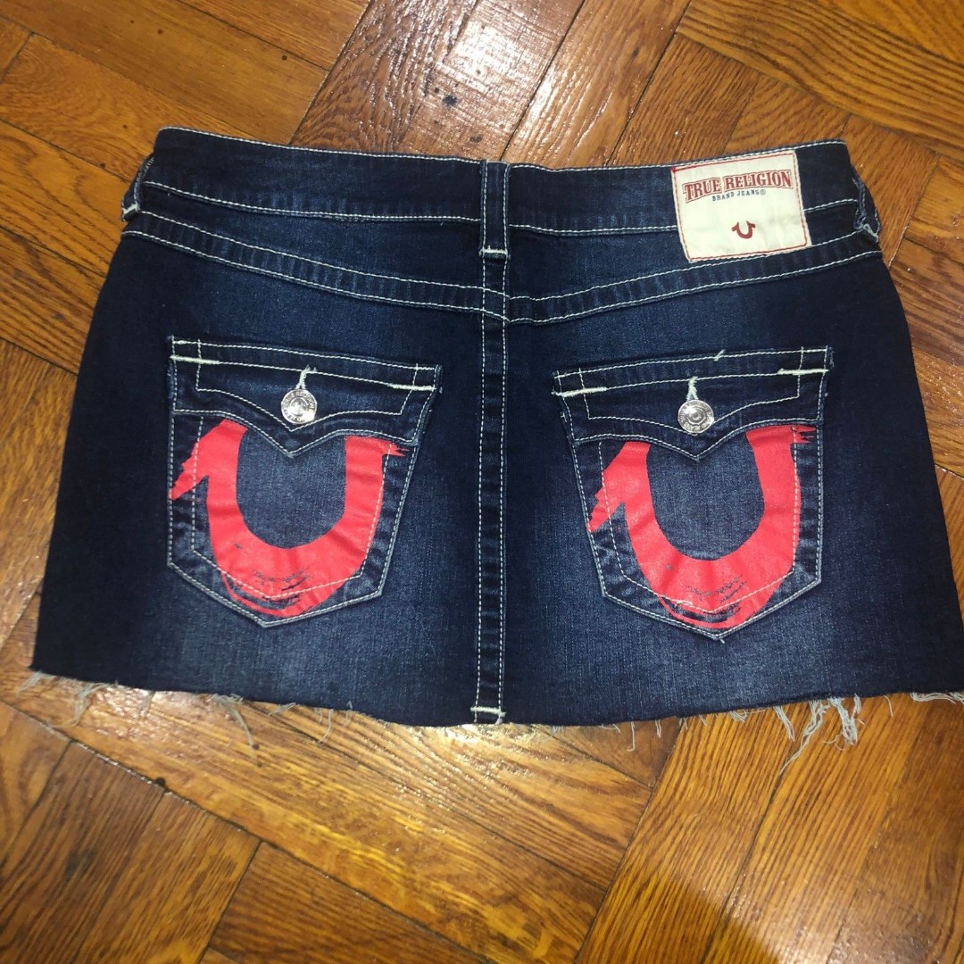 True Religion Women's Navy and Red Skirt Size 27
