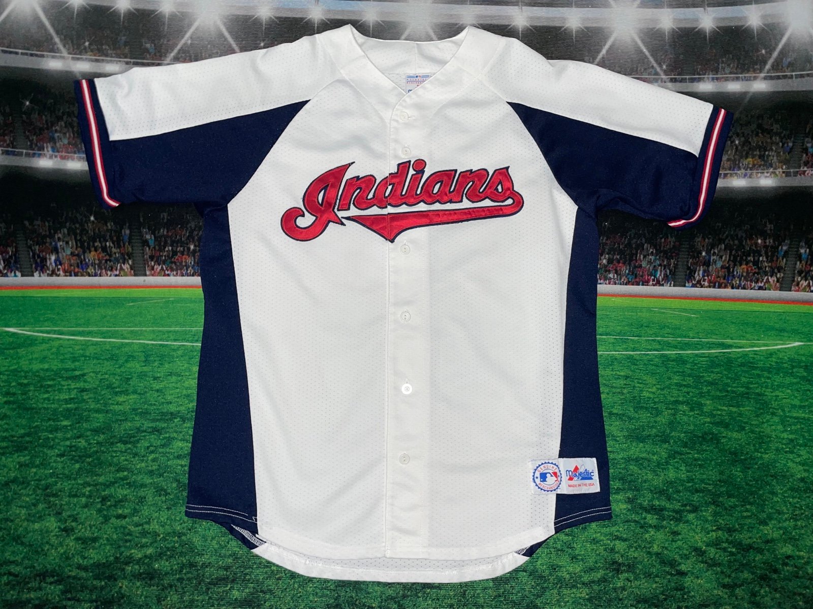 Vintage 90s Cleveland Indians Majestic Baseball Jersey Sz Large Preowned White