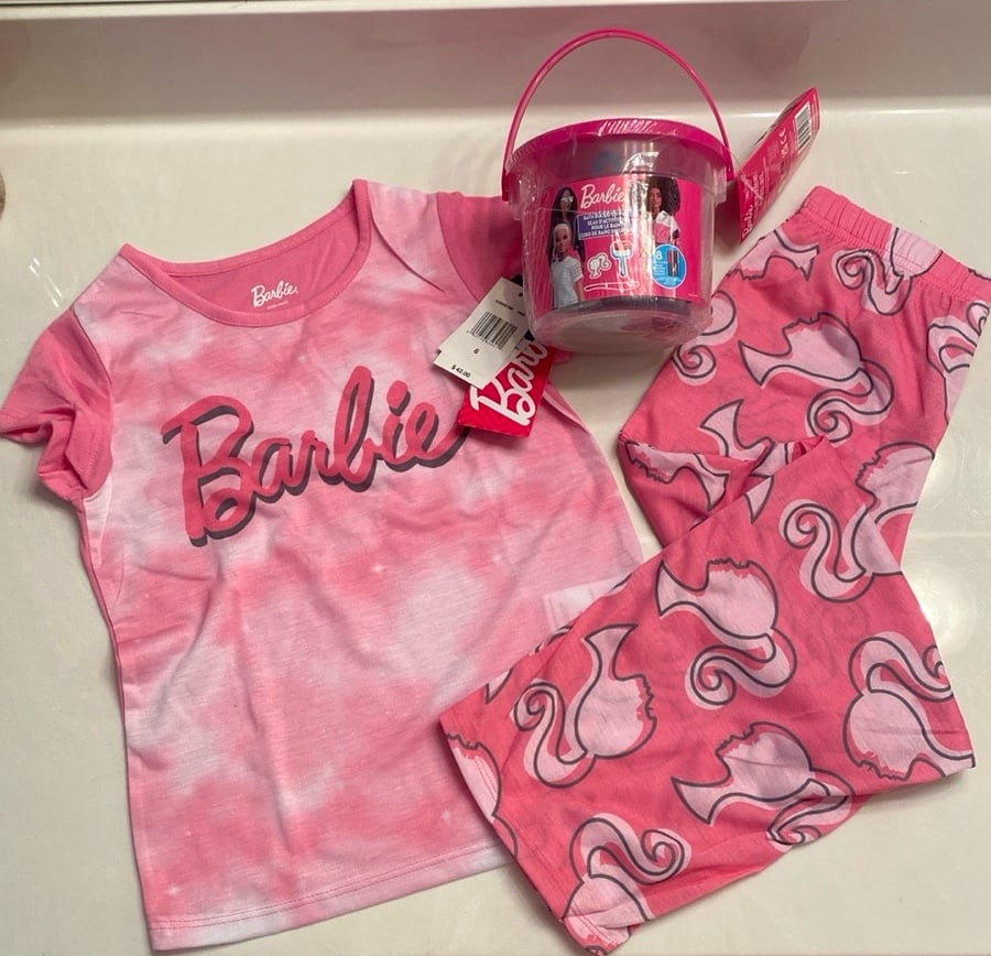 Barbie pajamas and bath gift set size 6 NEW