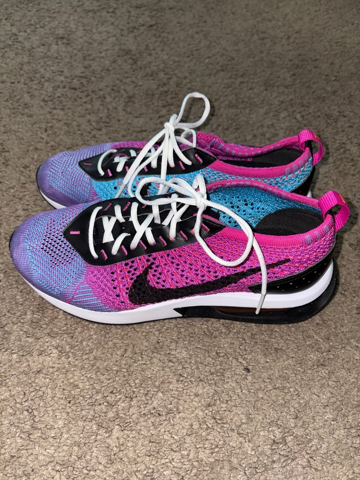 Women’s Nike Shoes Size 7.5