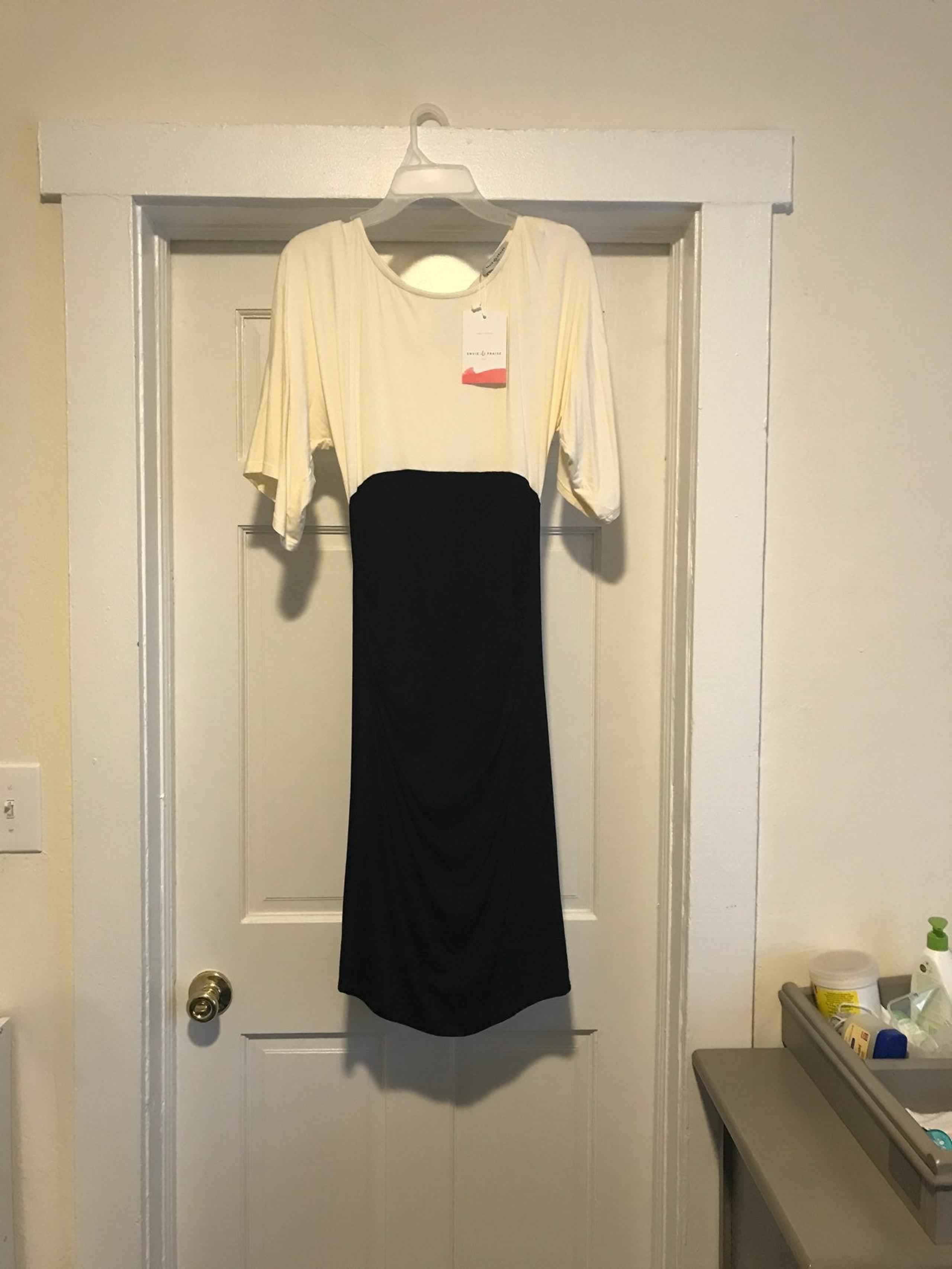 NWT (M) Maternity Dress
