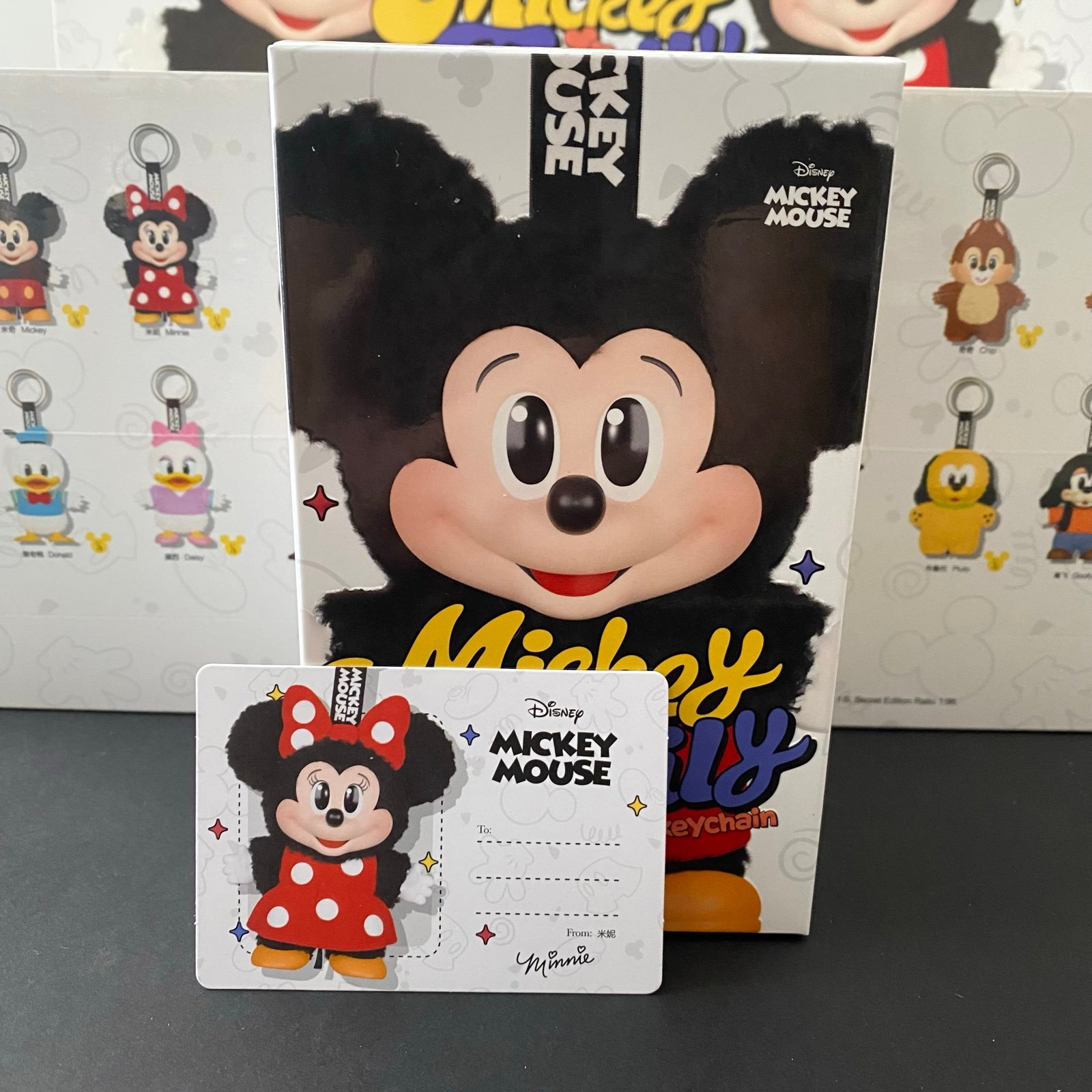 Mickey Family Cute Together - Minnie Mouse