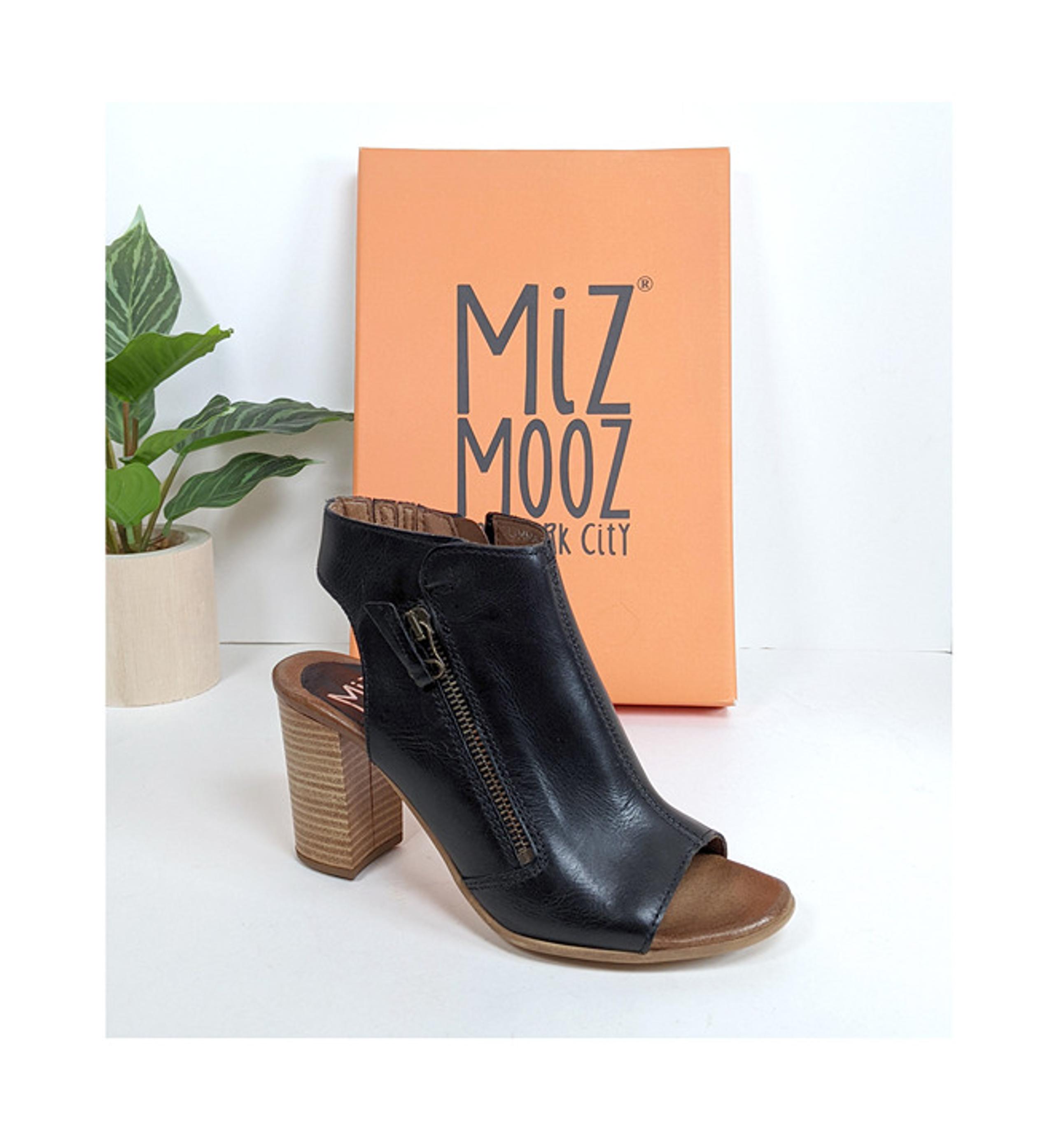 Miz Mooz "Summer" Peep Toe Block Heel Womens Sz 6.5 Leather Sandals Side Zip NWT