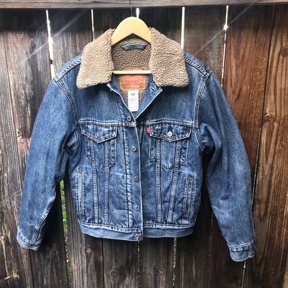 Vintage Levi’s Sherpa Lined Denim Jacket - S