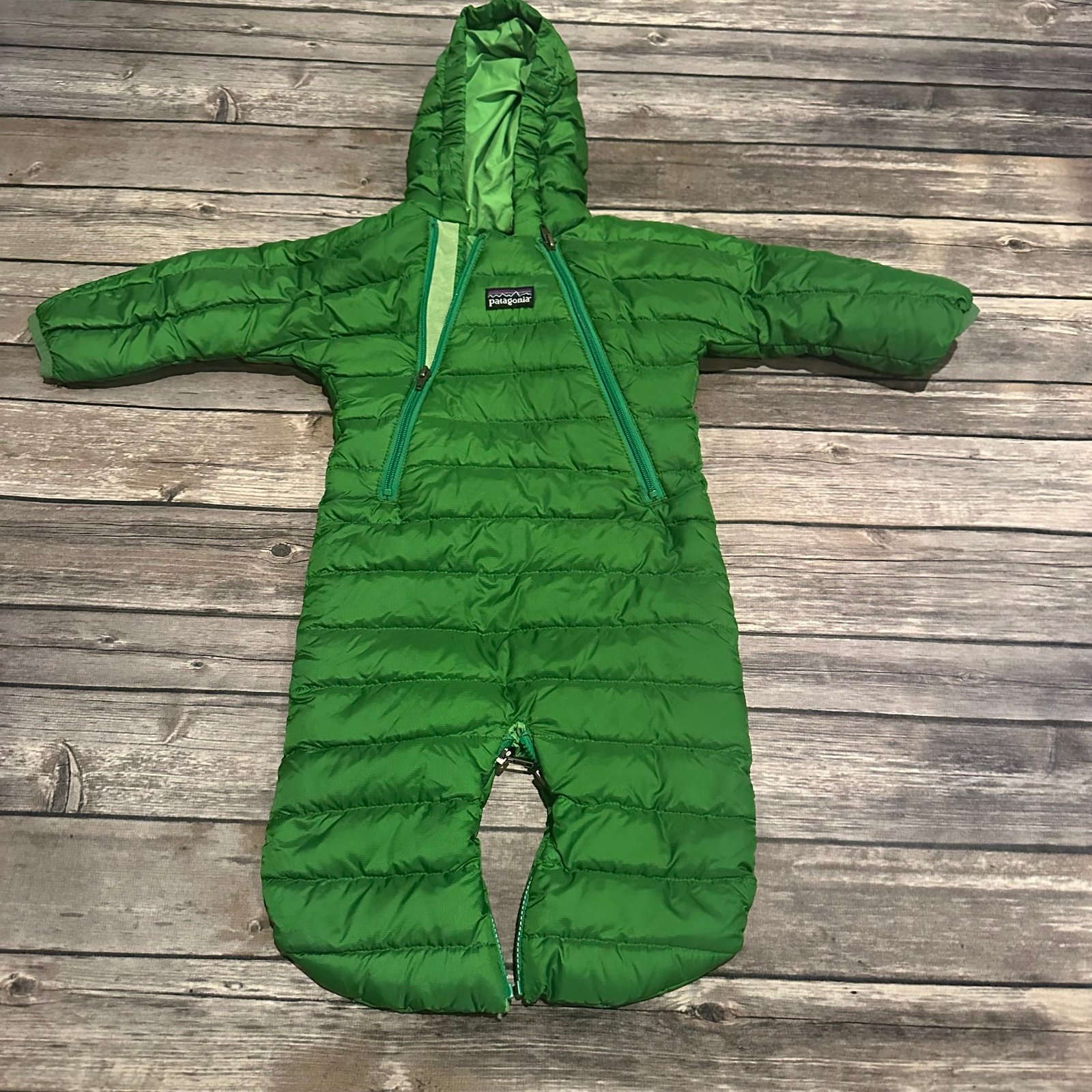 Patagonia green snowsuit