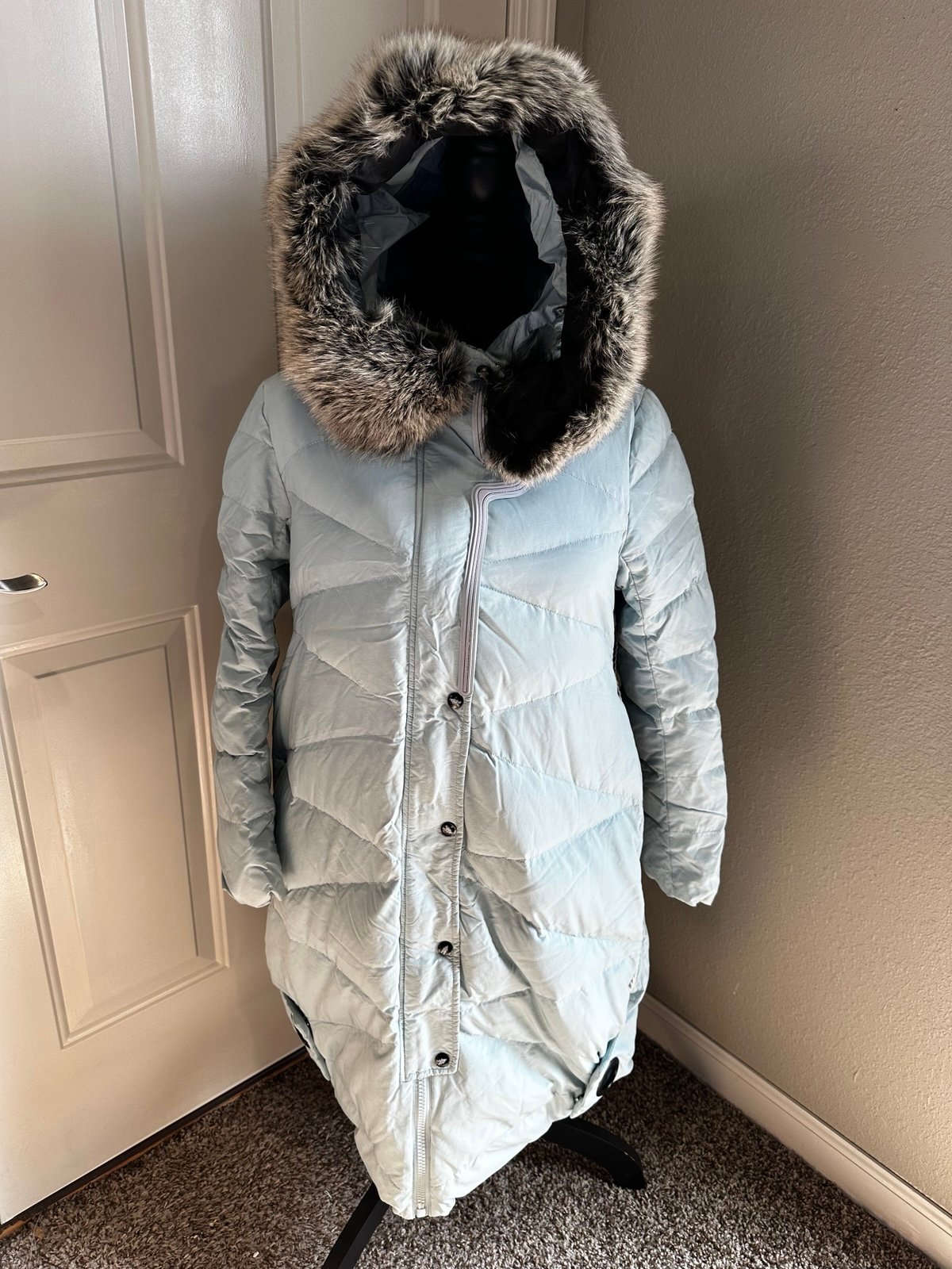 80/20 Down/Feather Womens Long Winter Coat W/ Removable Faux Fur Trim In Hood