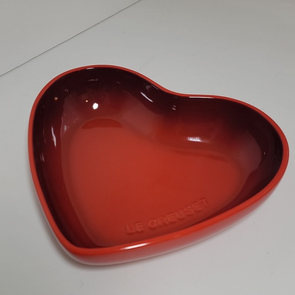 Le Creuset Red Heart Serving Bowl