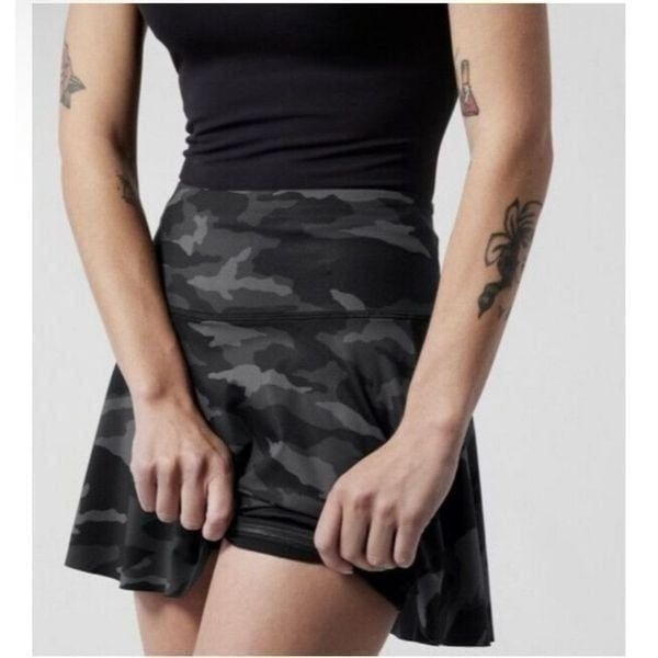 EUC Athleta Match Point Athletic Skort Gray Camouflage M