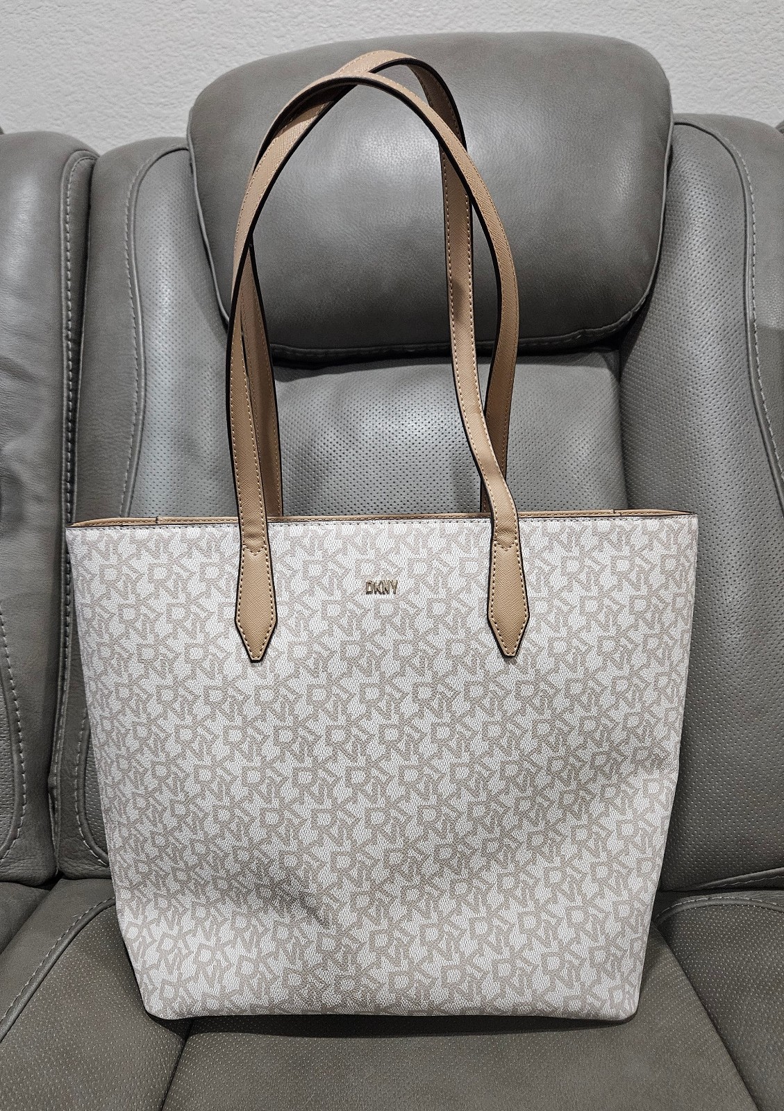 DKNY Bryant Signature Tote