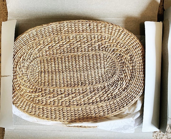 8 BRAND NEW Town & Country Place Mats!
