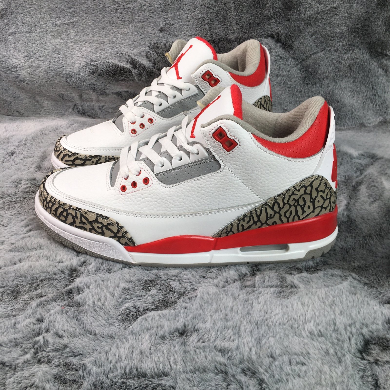 Women Air Jordan 3 shoes size 7
