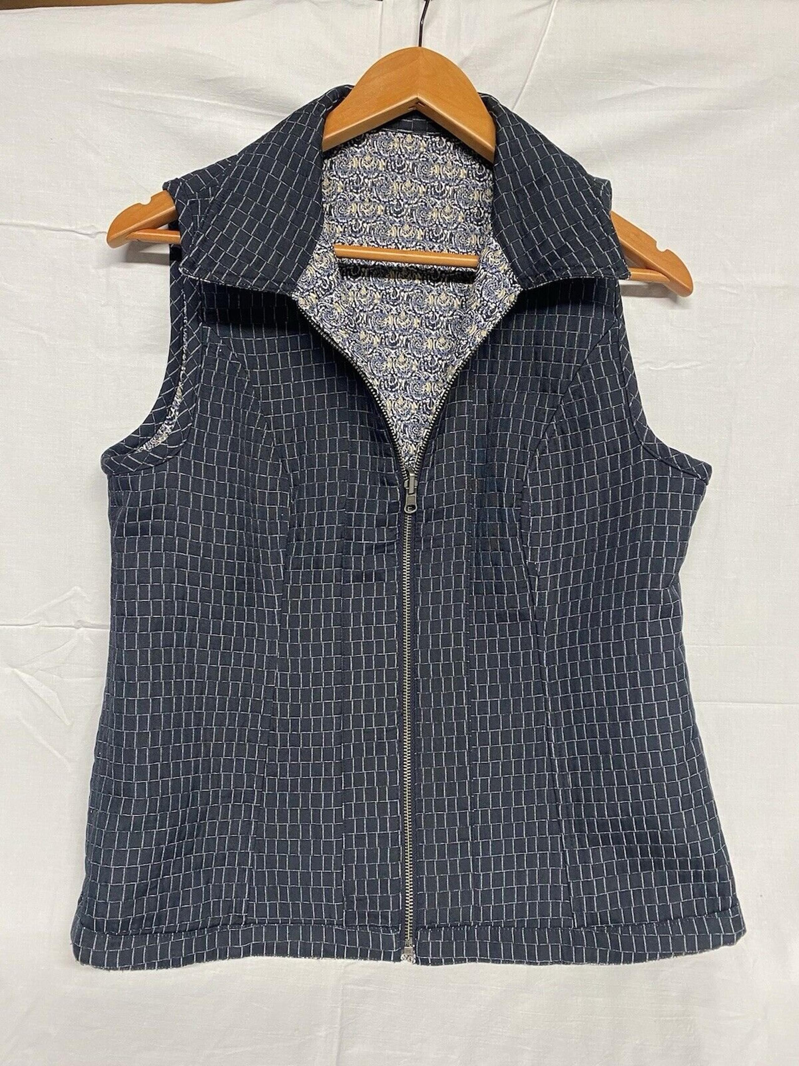 Christopher & Banks Women's Navy Print Quilted Reversible Full Zip Vest - Medium