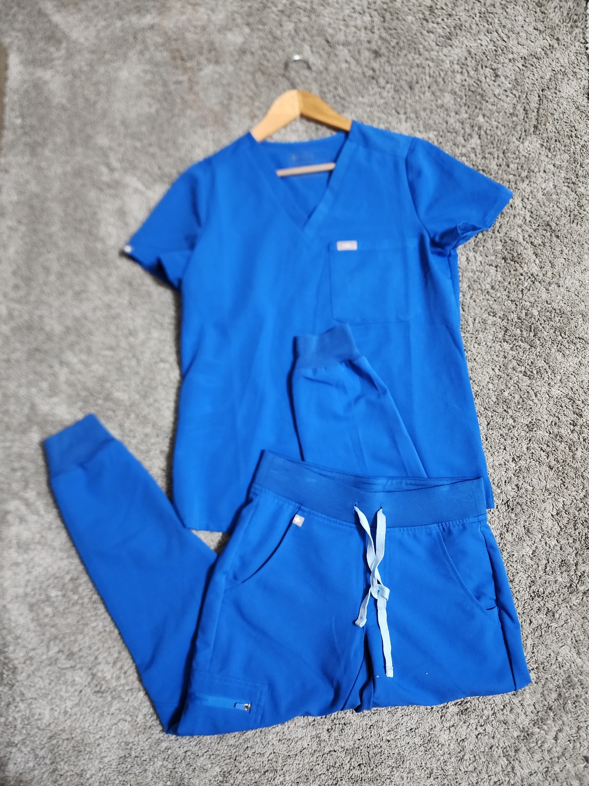 Women’s Figs scrub set
