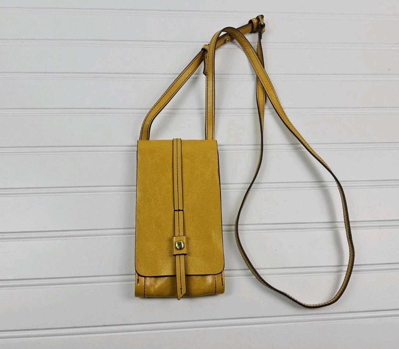 Hobo International Crossbody Wallet Shoulder Handbag Purse Yellow
